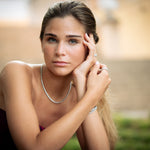 Collar riviere de plata con circonitas blancas o negras, elegante y versátil, perfecto para uso diario de LAURENSONS