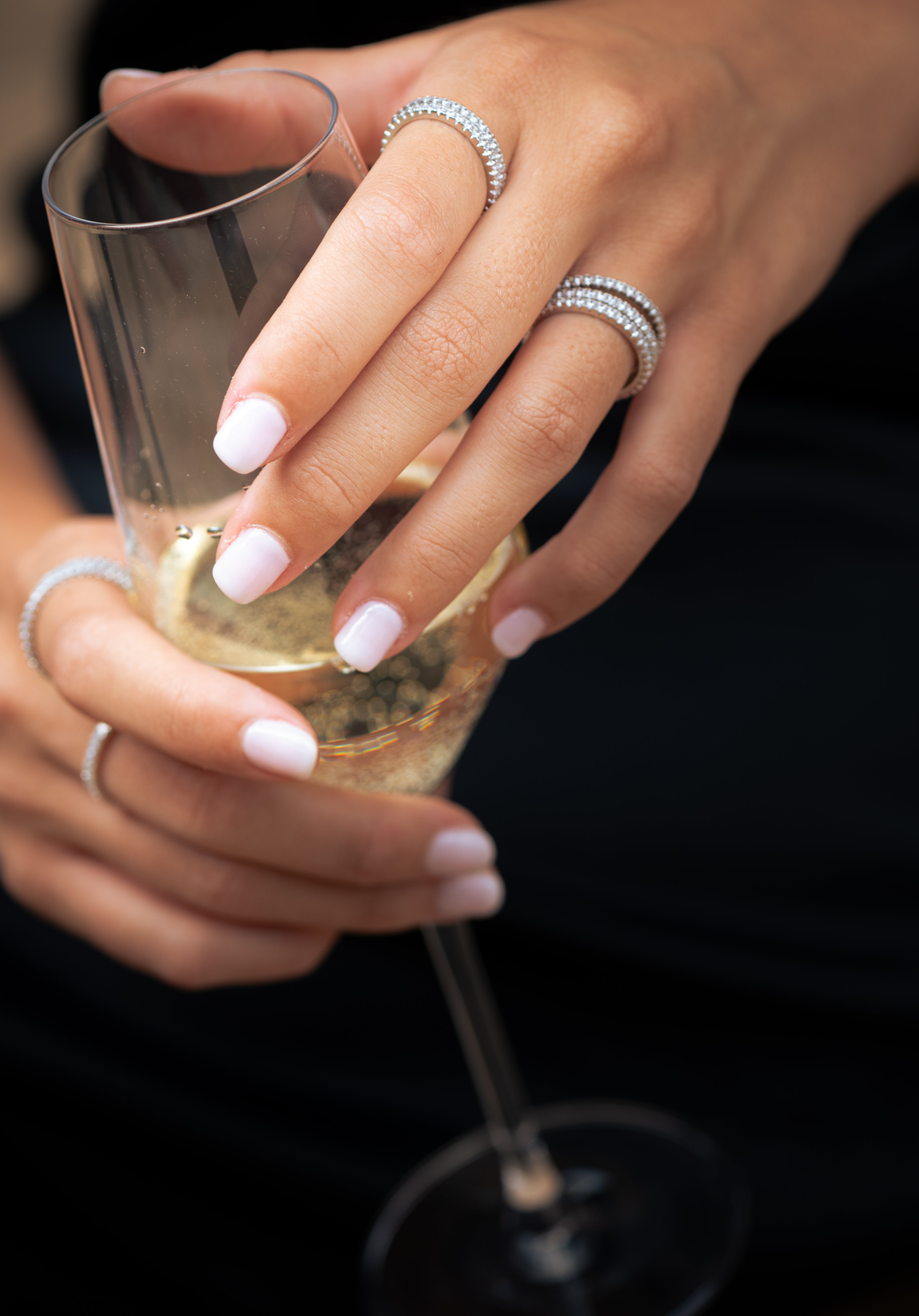 Anillo alianza de plata de Ley con circonitas blancas, talla brillante, atemporal, perfecto para uso diario de LAURENSONS