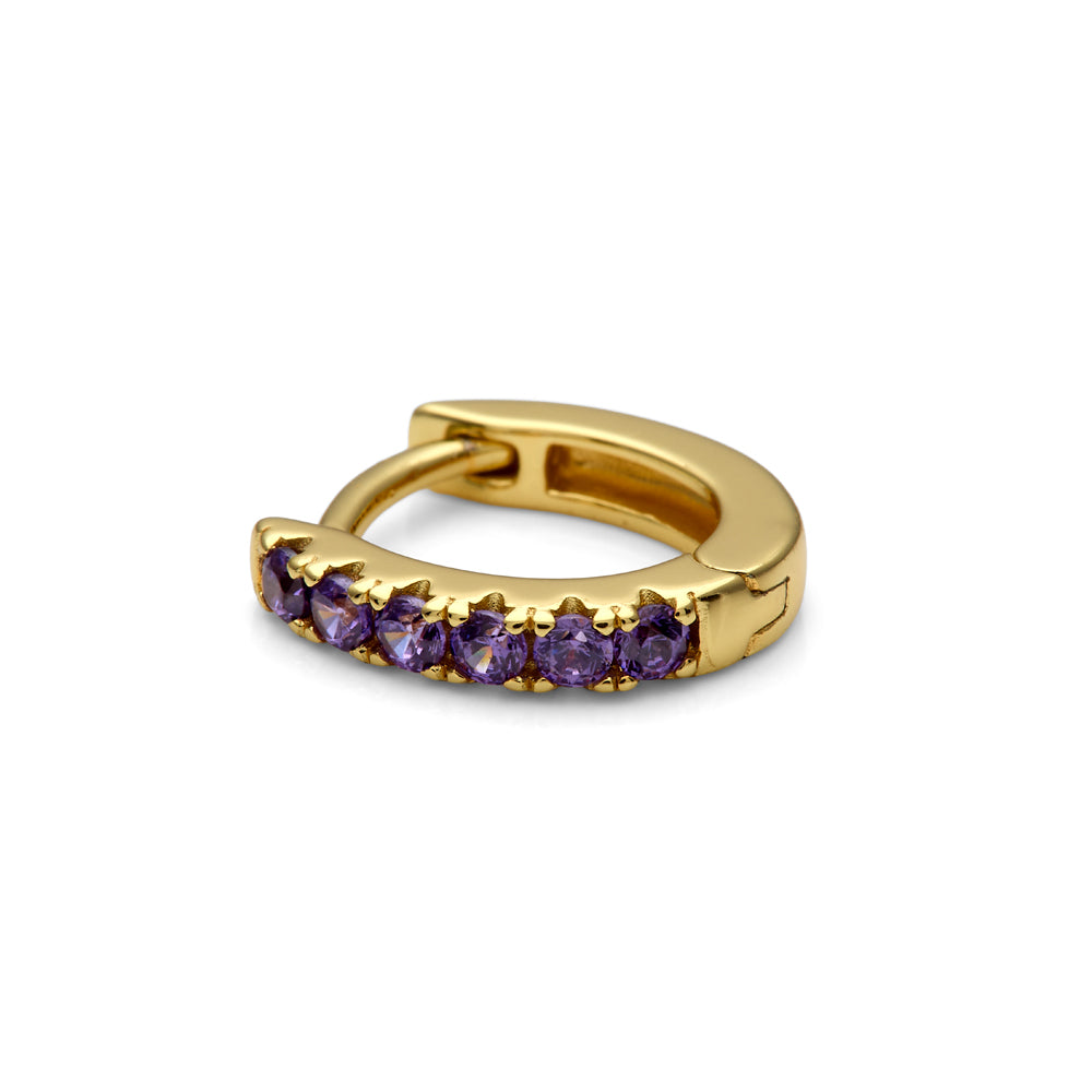 Pendientes criolla de plata con baño de oro 18k y circonitas amatista, ideal para uso diario o para ocasiones especiales de LAURENSONS