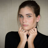 Ear cuff in oro bianco 18K con diamanti lab-grown