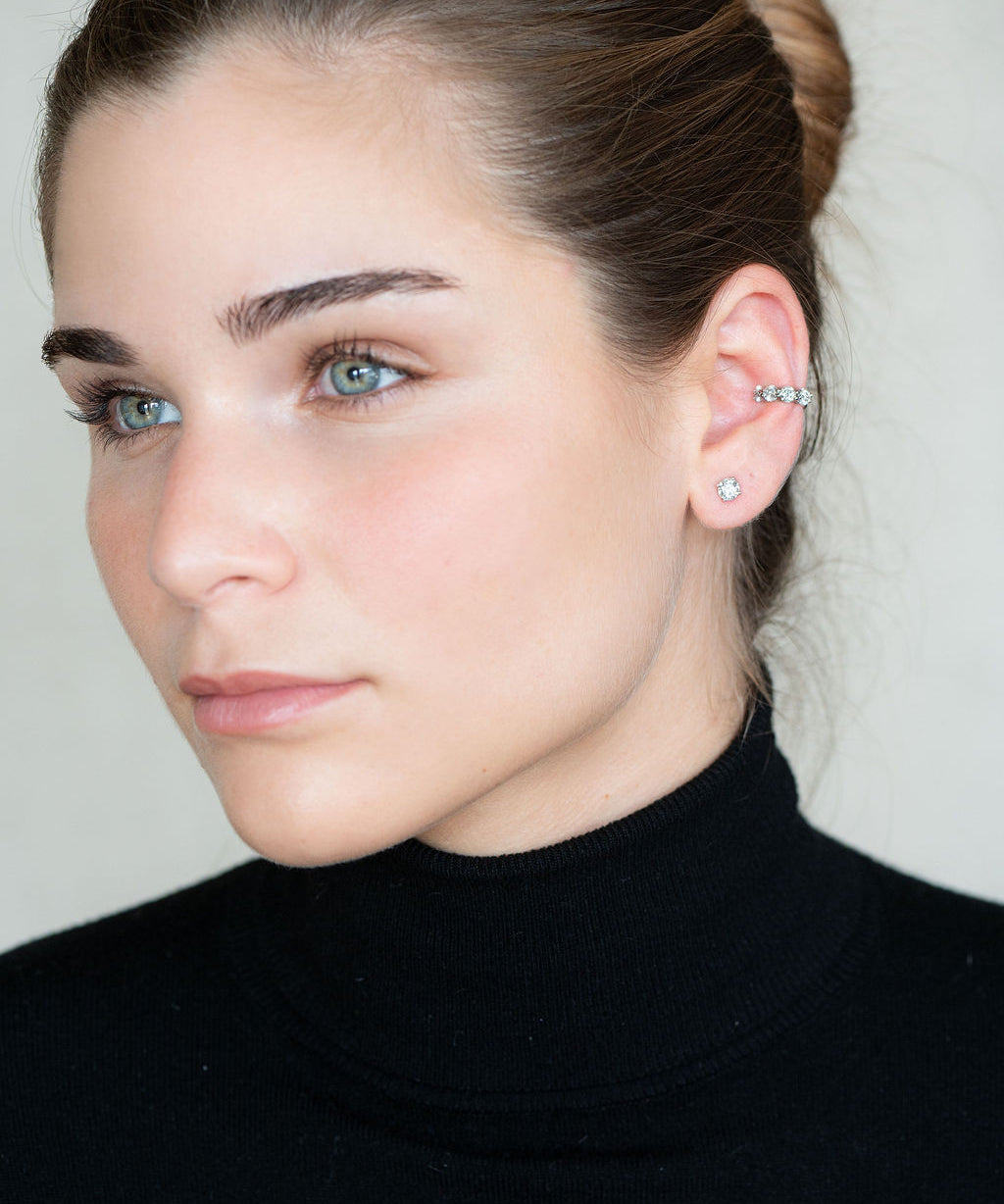 pendiente solitario con pendiente criolla en oro blanco y diamante de laboratorio