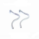 Pendientes riviere de plata rodiada con circonitas blancas. Elegante, minimalista y versátil, perfectos para uso diario de LAURENSONS