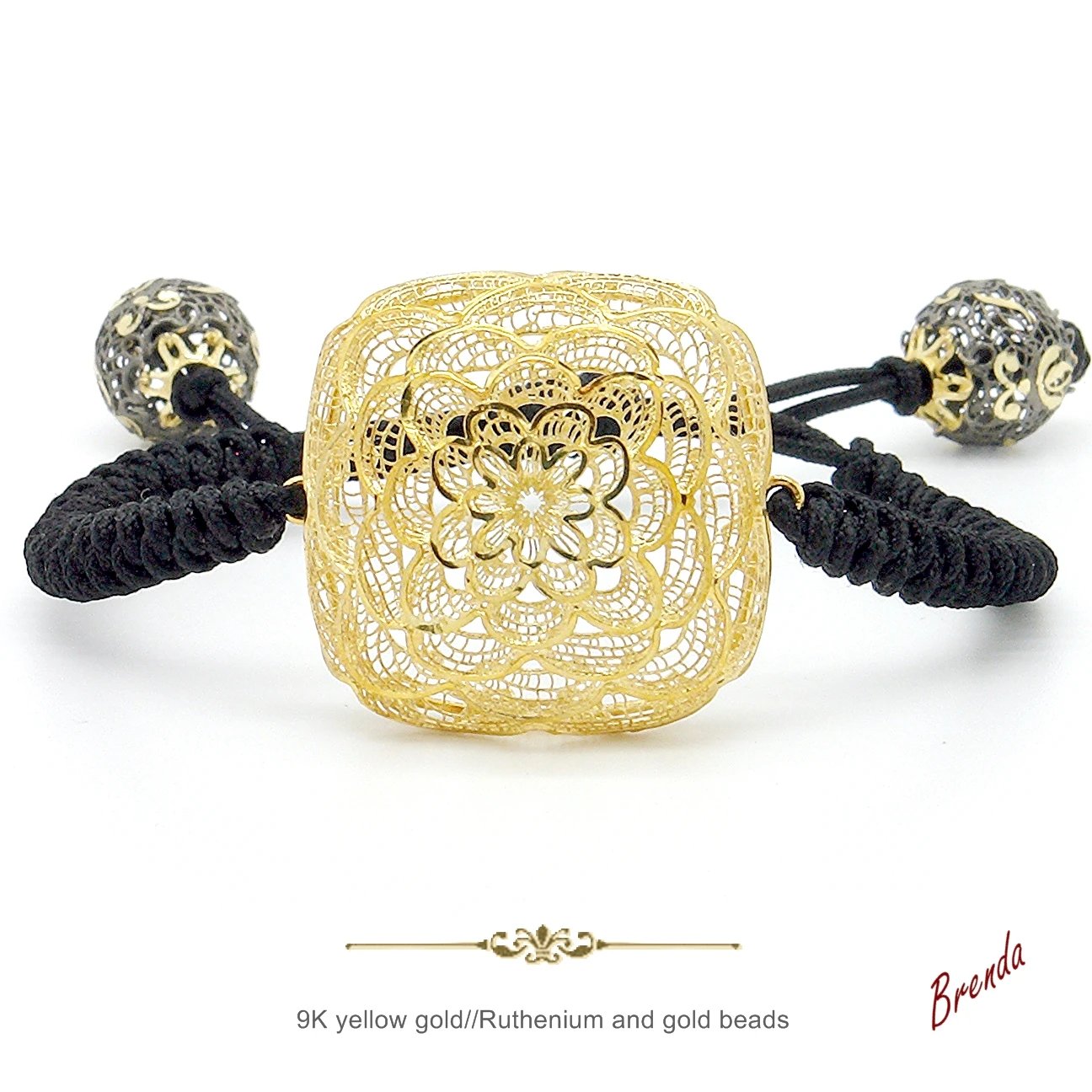Pulsera de macramé negro con cuadrado de filigrana en oro 9K