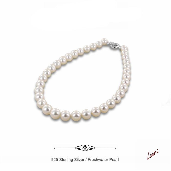 Laura pearl necklace